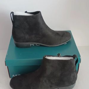 Aerosoles Women's Boots Size 7.5M